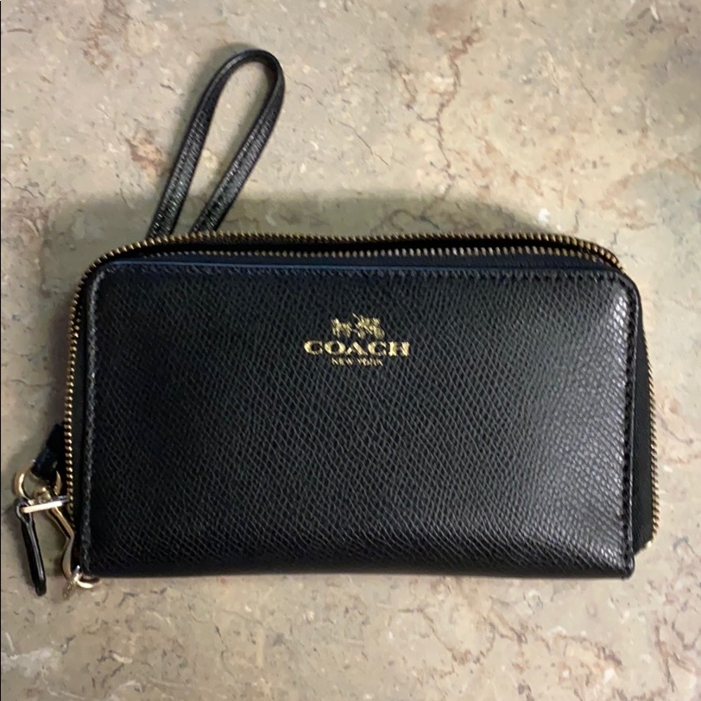 Coach wristlet style wallet